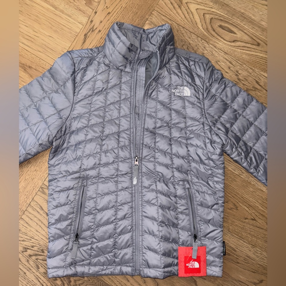 Girls size medium 10/12 North Face Thermoball jacket